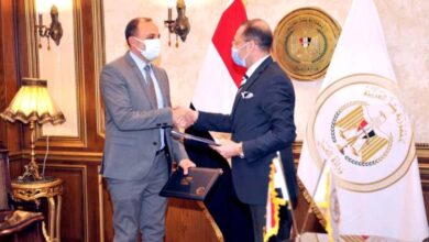 صورة وزارة العدل توقع بروتوكول مع «اتصالات مصر» لتقديم خدمات الشهر العقاري بفروع الشركة في 17 محافظة